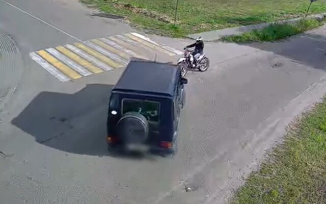 В Калининградской области водитель «Гелендвагена» не уступил дорогу подростку на питбайке
