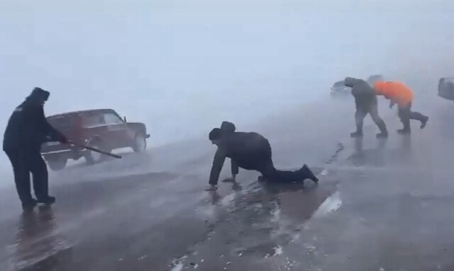 Апокалипсис на трассе Омск — Павлодар: ураганный ветер сносил автомобили в кювет и сбивал людей с ног 