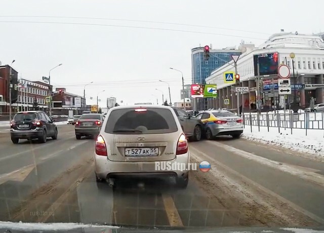 ДТП на перекрестке в Омске