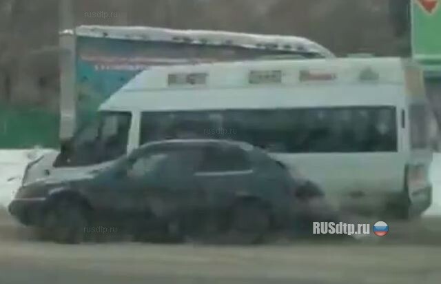 Попал под маршрутку 