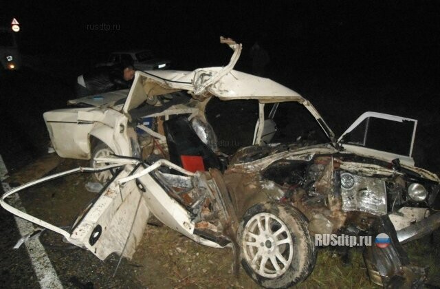 На Кубани при столкновении трактора и двух автомобилей погибли 3 человека 