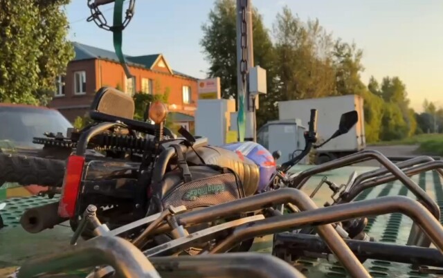 В Казани мужчина на мопеде врезался в столб и погиб