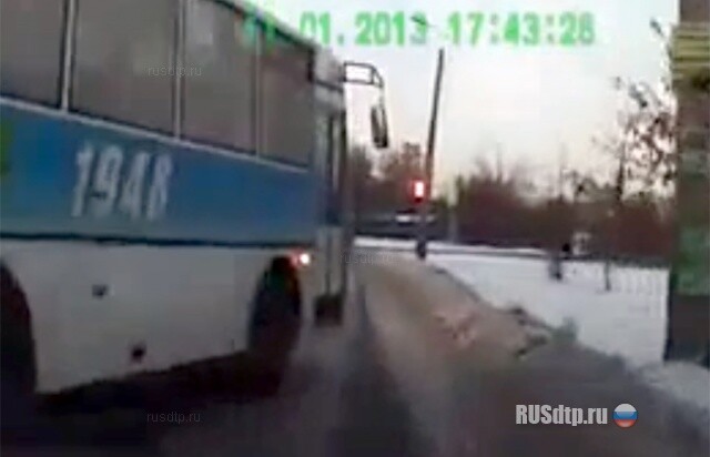 Автобус подрезал 