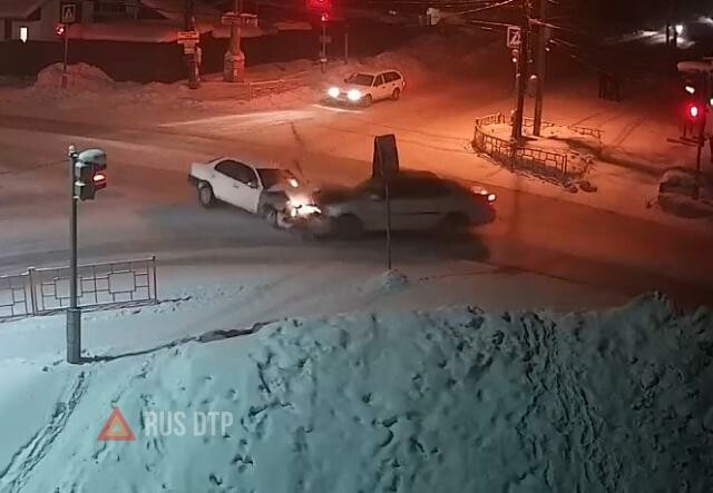 Жесткое ДТП на перекрестке в Усть-Куте