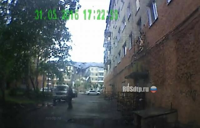 Видеорегистратор зафиксировал момент обрушения подъезда в Междуреченске 