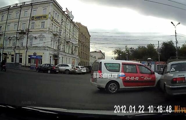 Авария в Омске на улице Ленина