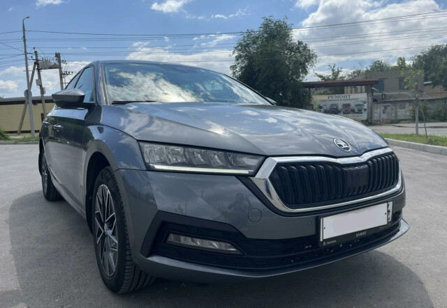 Skoda Octavia IV: названы недостатки и преимущества популярного лифтбэка 