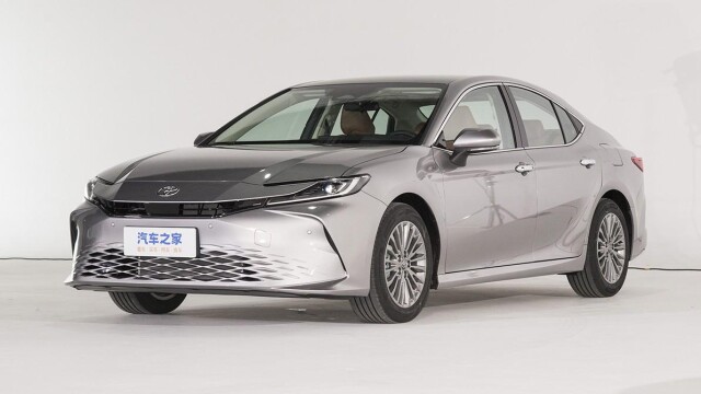 В России может появиться новый автомобиль Toyota Camry 