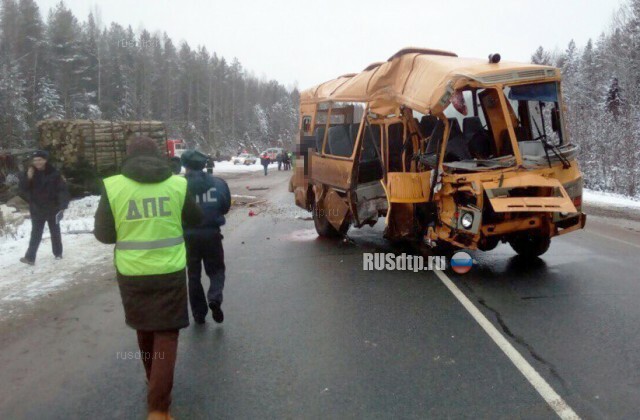 В Коми в ДТП с участием школьного автобуса погибли три человека 