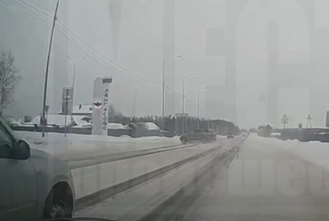 Авария в Кирове: водитель пытался опередить поток машин по обочине