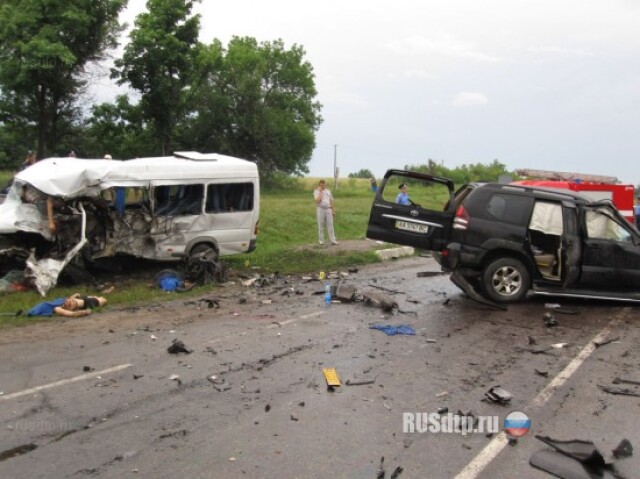 На Харьковщине в кровавом ДТП погибли 7 человек 