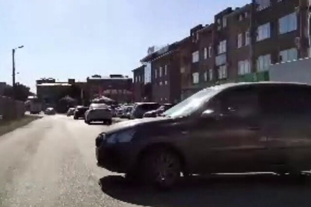 «Наперерез выскочил автомобиль»: мотоциклист пострадал в результате ДТП в Краснодаре 