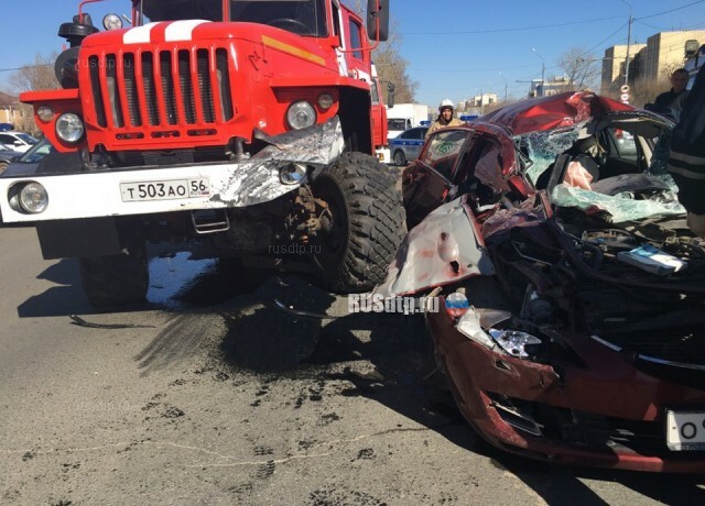 В Оренбурге в ДТП с пожарной машиной погибла женщина 