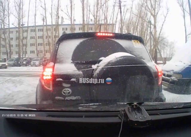 RAV4 въехал 