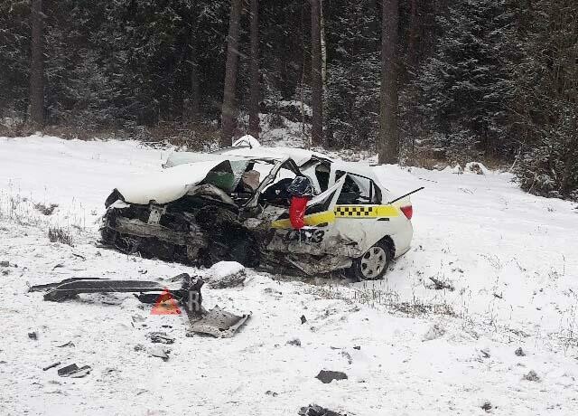 Таксист и его пассажирка погибли на трассе М-7 в Петушинском районе 