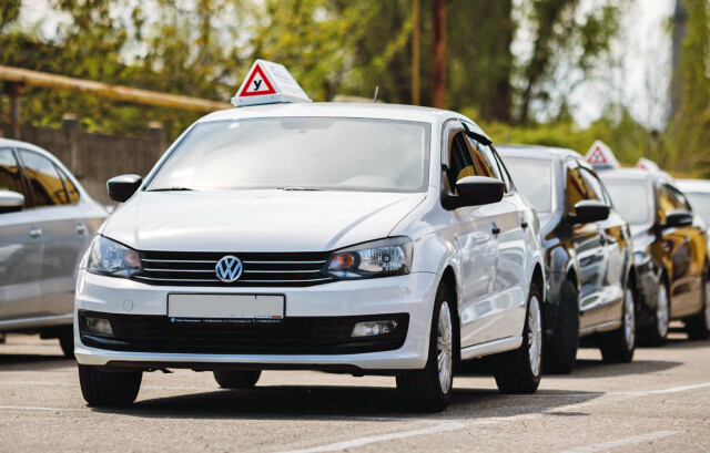 Новые стандарты подготовки водителей: что изменится с 1 марта 2026 года 