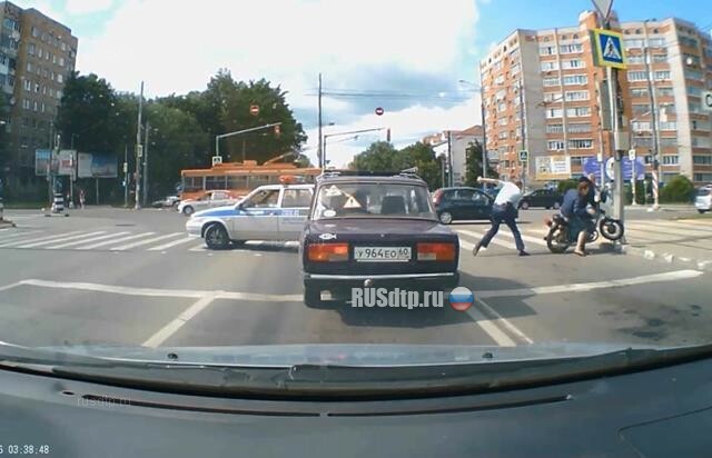 В Смоленске полицейские несколько километров преследовали мотоцикл ИЖ