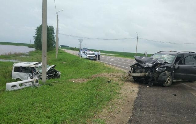 Трое пострадали в ДТП на въезде в село Ивановка 