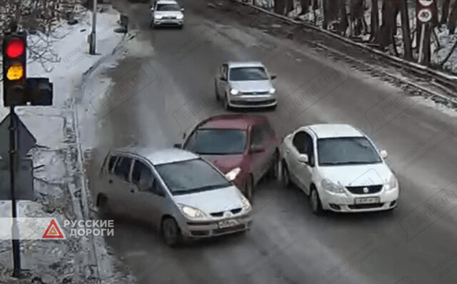 Три автомобиля столкнулись в Сарове на улице Железнодорожной 