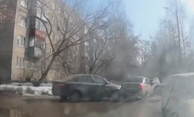 «Один поворачивал, а другой выезжал задним ходом»: кто виноват в ДТП в Нижнем Новгороде? 