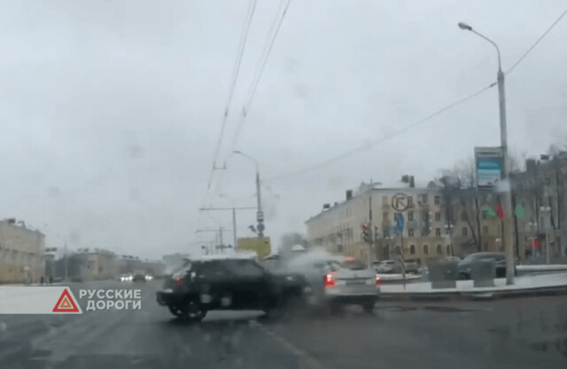 В Минске женщина проехала на красный и спровоцировала ДТП 