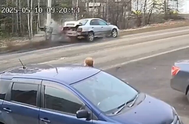 В Усть-Илимске водитель устроил гонки на улице и попал в ДТП