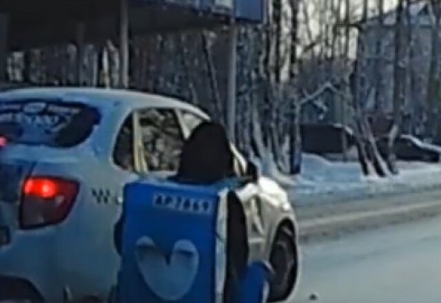 «Пытался пересечь проезжую часть»: такси и электросамокат столкнулись в Тюмени