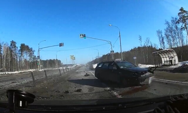 ДТП на Минском шоссе: два водителя не поделили полосу и столкнулись 