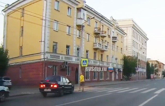 В Красноярске автолюбители задержали водителя, сбившего пешехода