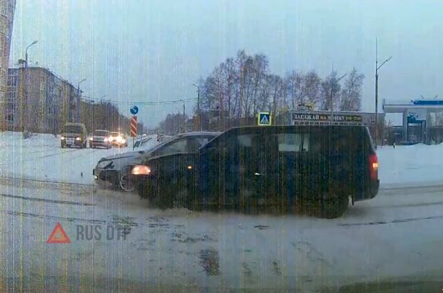 ДТП на перекрестке в Ангарске