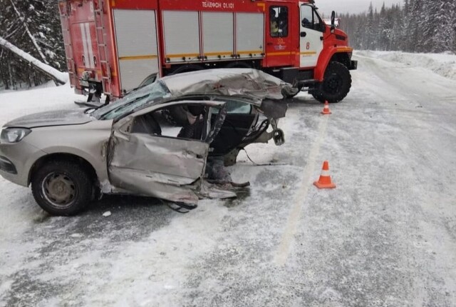 «Гранту» разорвало на части в результате ДТП на трассе М-5 в Челябинской области 