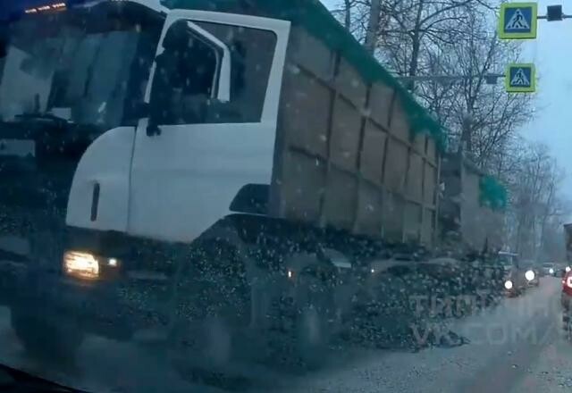 В Щёлкове пешеход погиб под колесами грузовика