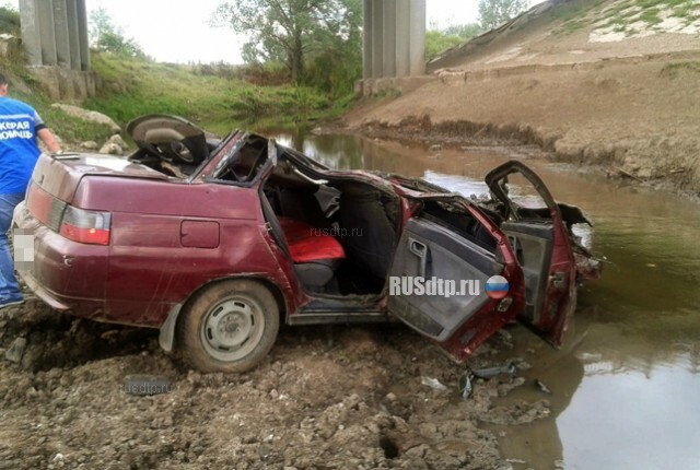В Башкирии 19-летний водитель опрокинул ВАЗ-2110 в кювет. Двое погибли 