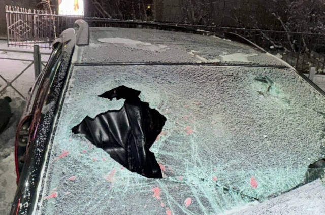 В Якутске Lexus на скорости столкнулся со снегоуборочной машиной 