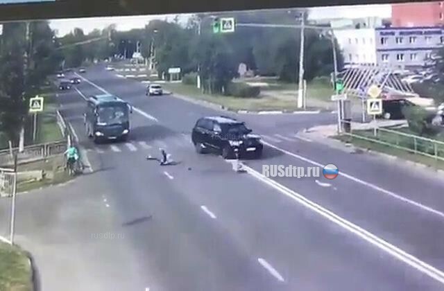 В Дмитрове автомобиль сбил двоих пешеходов