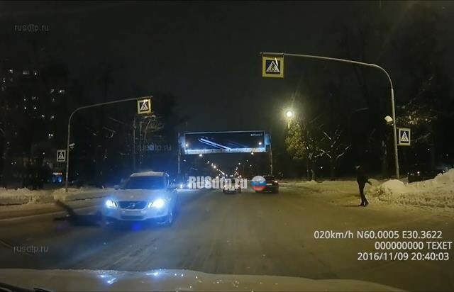 В Петербурге автомобиль сбил пожилого пешехода