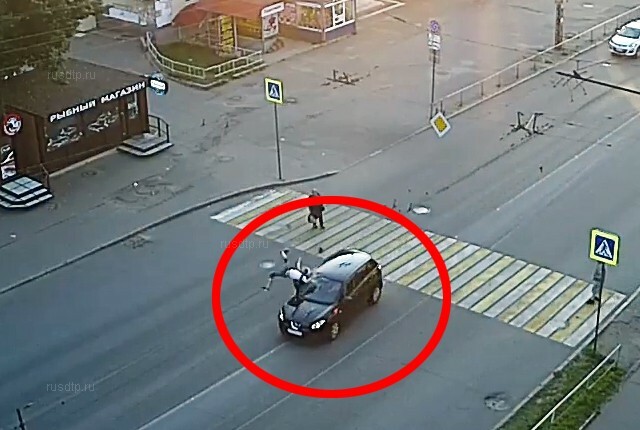 В Петрозаводске пенсионерка сбила пешехода. ВИДЕО