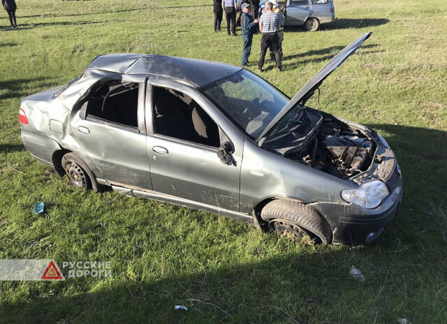 Машина с подростками опрокинулась в кювет в Саратовской области 