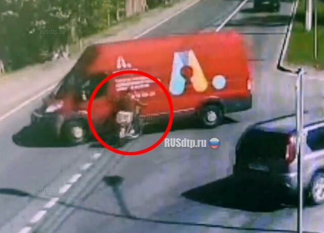 Водитель мопеда пострадал на Кронштадтском шоссе 