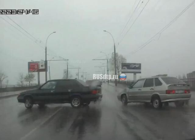 Авария на мосту в Вологде