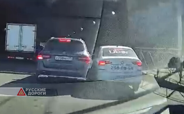 Авария в Новосибирске на съезде с Димитровского моста