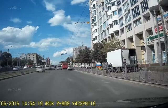 Водитель внедорожника устроил погоню с ДТП в Казани