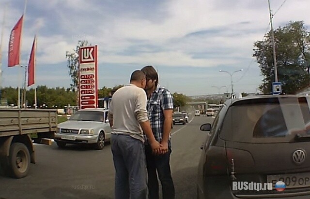Понтовый очкарик 