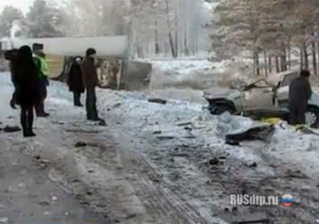 Под Искитимом разбились трое 
