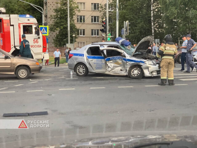 Момент ДТП с участием полиции в Москве 