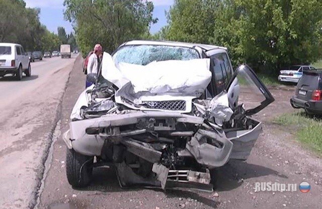 Одна лобовая — два трупа, трое в больнице 