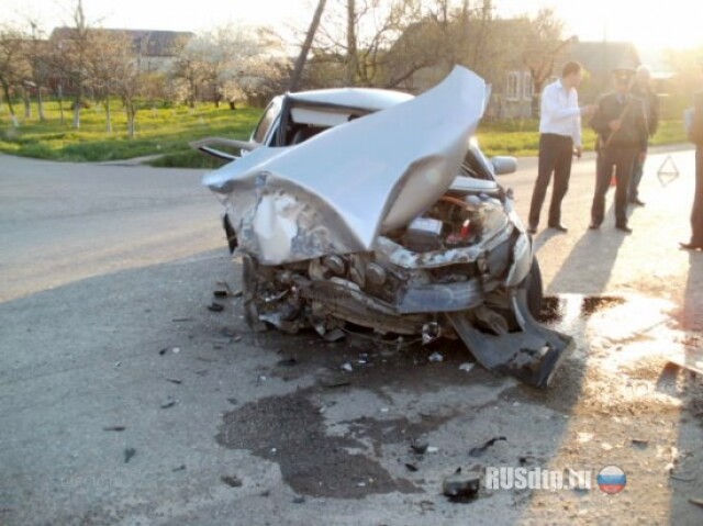 На Кубани КАМАЗ не уступил дорогу Ладе 