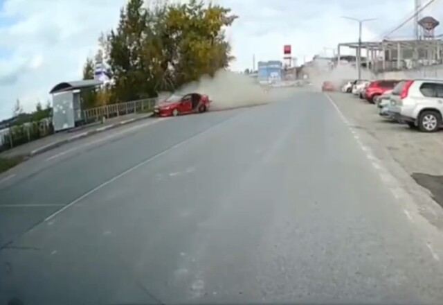 Видеорегистратор запечатлел момент жесткого ДТП в Полевском