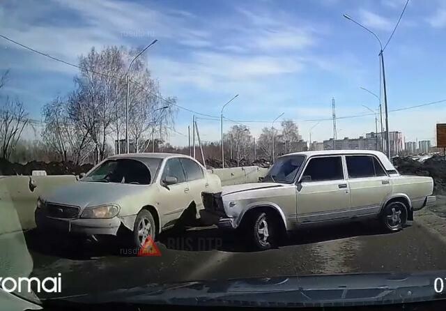 «Жигули» и Nissan столкнулись в Кировском районе Новосибирска