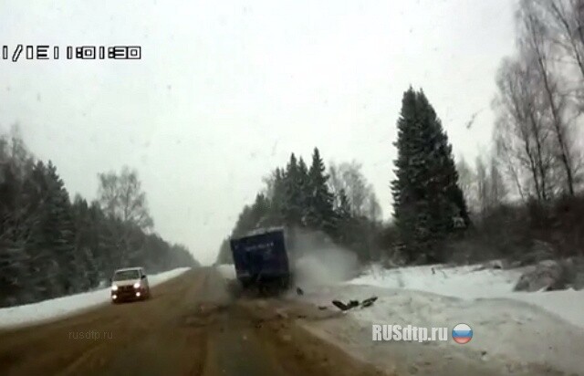 В Ивановской области в крупном ДТП погибли 4 человека. Видео 